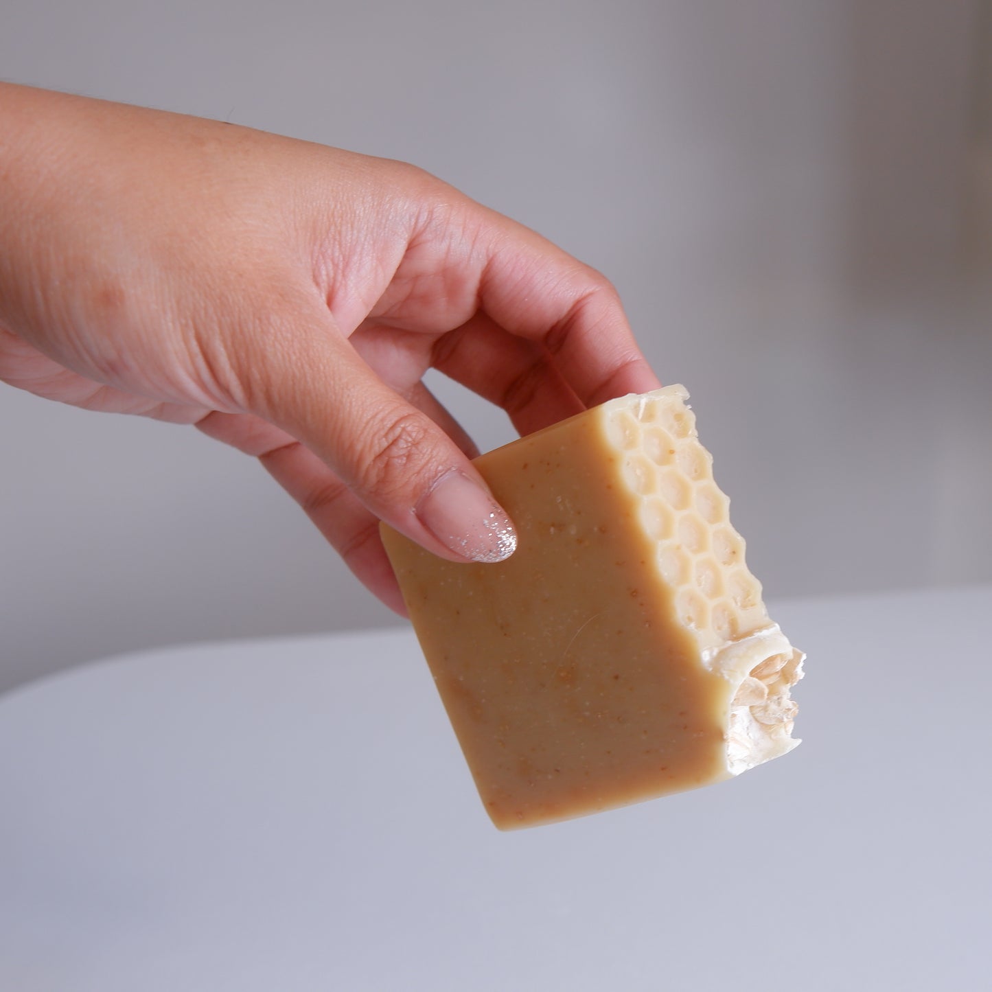 Handmade Honey and Oats Goat Milk Soap Bar for Sensitive Skin