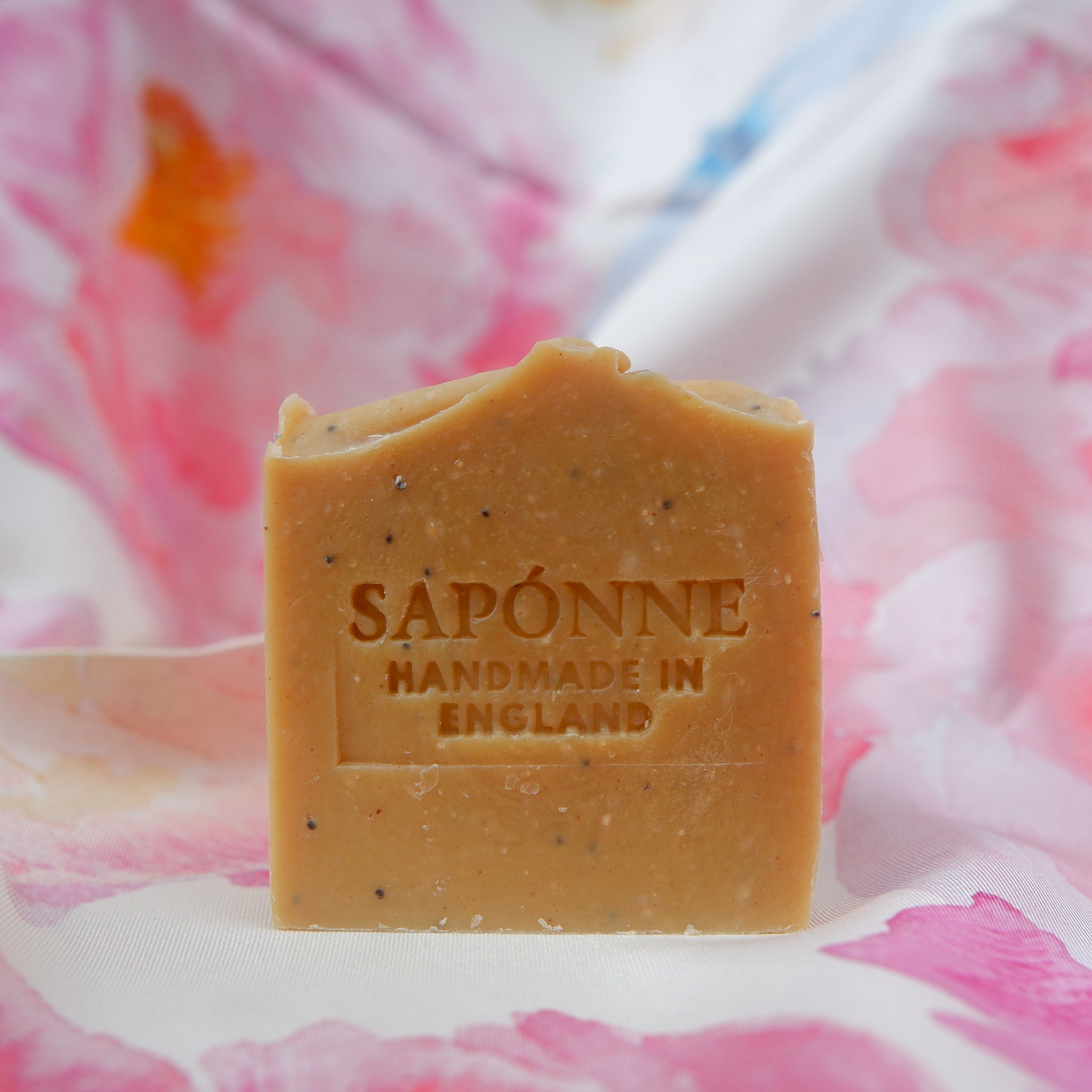 Turmeric and Papaya Goat Milk Soap - Sapónne Naturals
