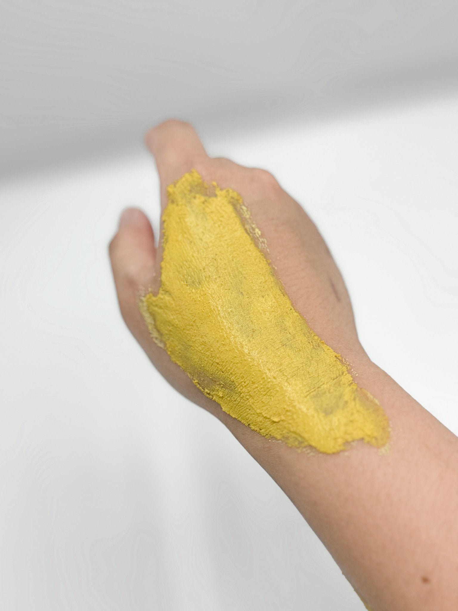 Tone Correcting Face Mask with Vitamin C and Turmeric - Sapónne Naturals