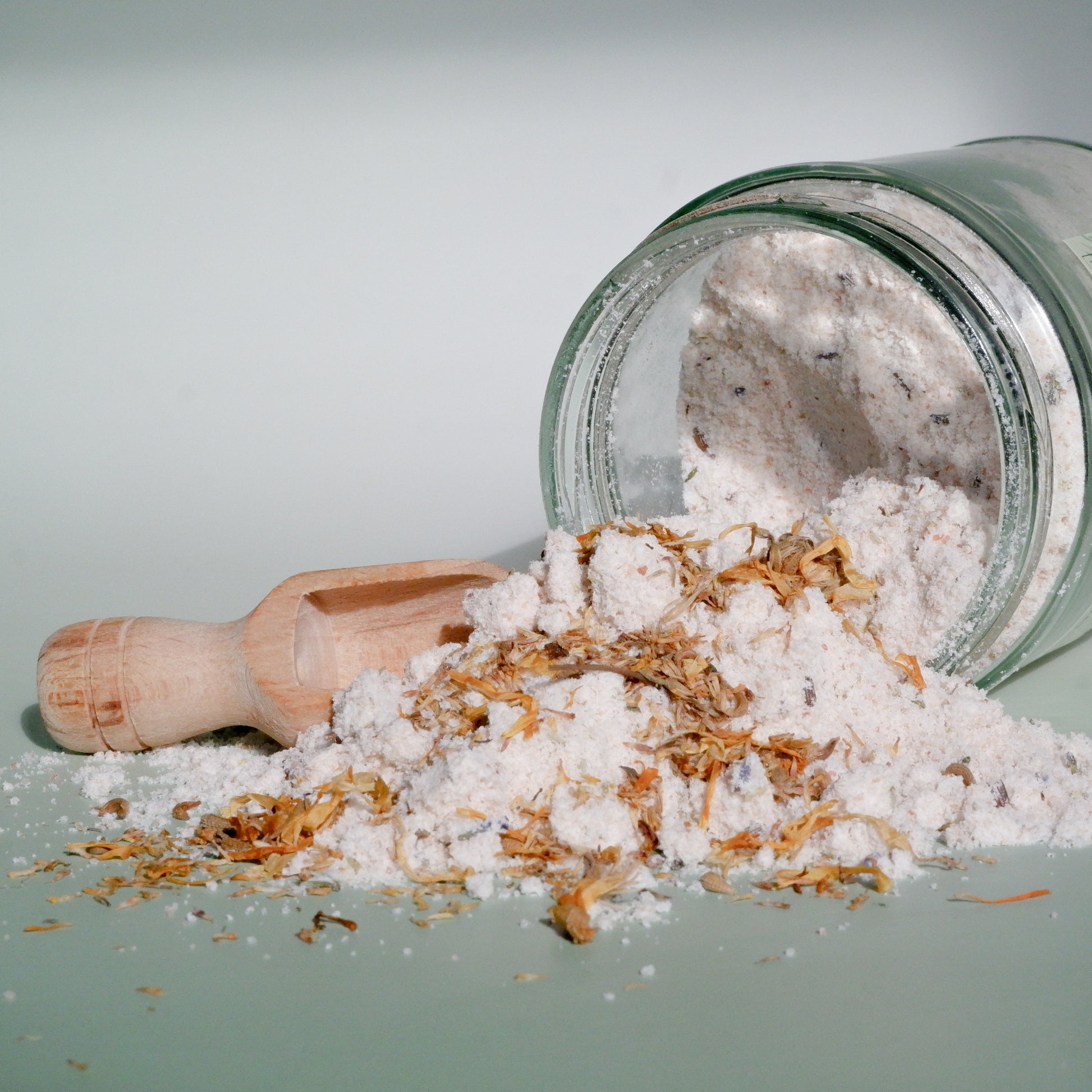 Calendula and Oats Soothing Bath Milk - Sapónne Naturals